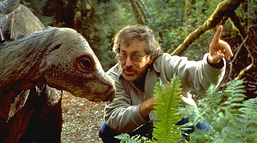 spielberg dirigiendo dinosaurio