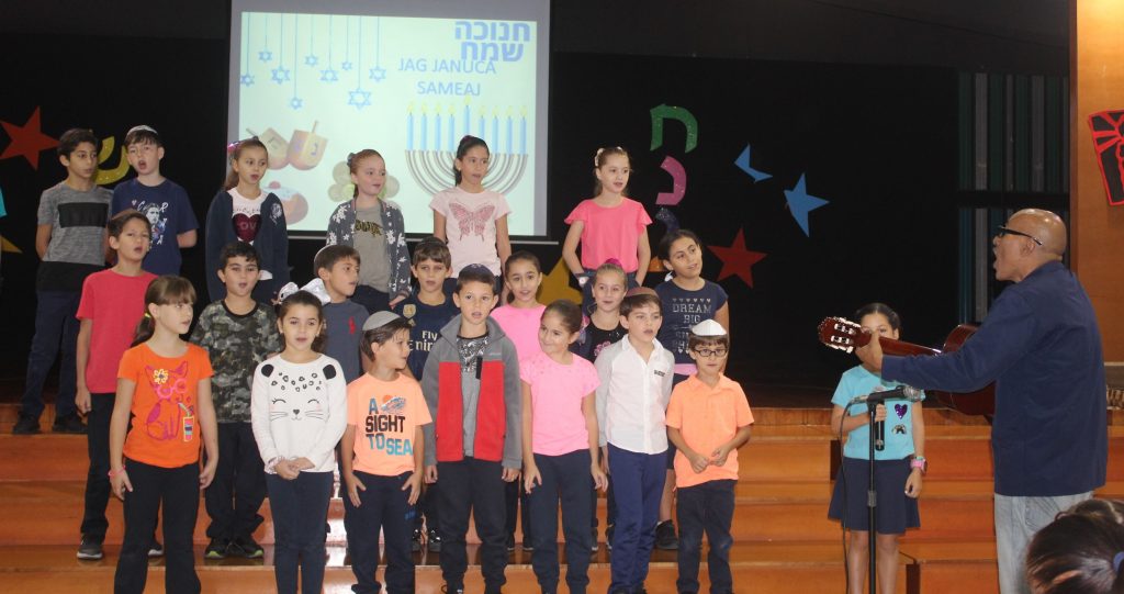 formación celebración-de-Janucá