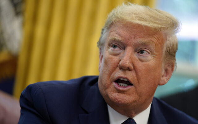 Donald Trump educación