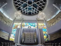 Interior-del-TIDE sinagoga