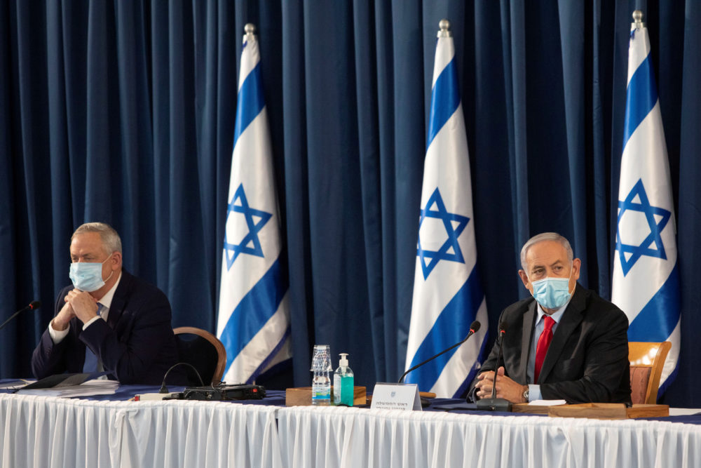 FILE PHOTO: Israeli Prime Minister Benjamin Netanyahu attends the weekly cabinet meeting gobierno