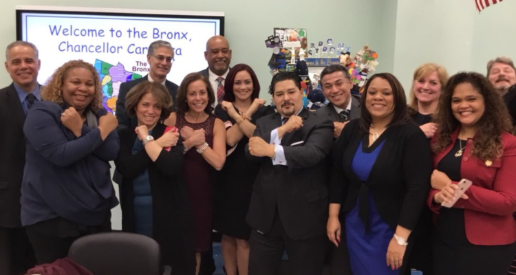 Saludo-Wakanda nueva