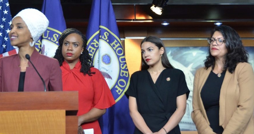 The-Squad-Wikimedia contra