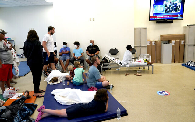 Evacuados-y-rescatados-colapso-edificio Miami