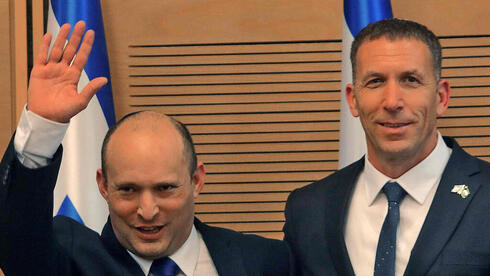Naftali-Bennett-y-Matan-Kahana-AFP ortodoxo
