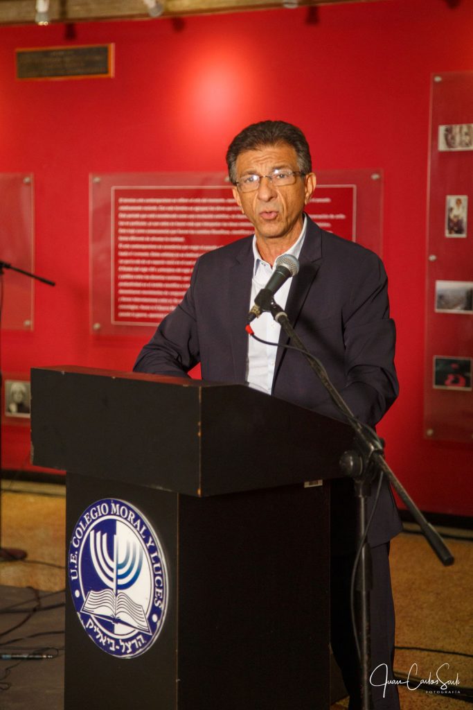 12.-MIGUEL-TRUZMAN leyenda acto