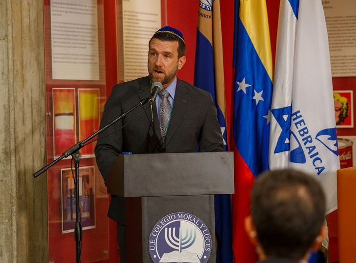 2.-ROMÁN-LOZINSKI acto