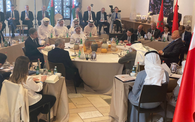 Cumbre del Néguev - Durante las deliberaciones